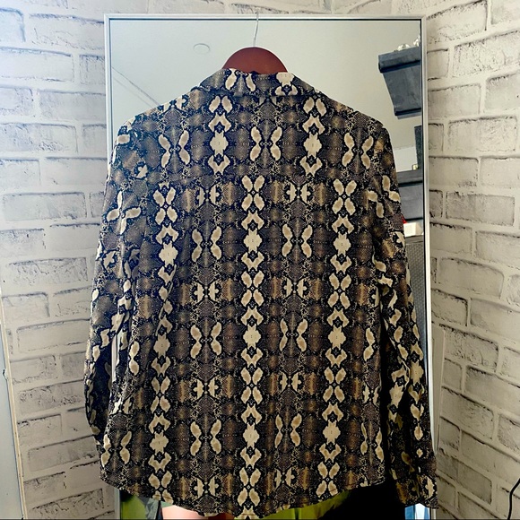 Snake Skin Blouse Size M - Picture 4 of 4